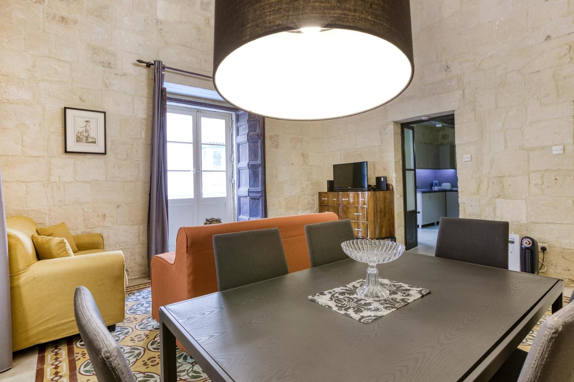 Vlt214 - Charming Townhouse Apartament *